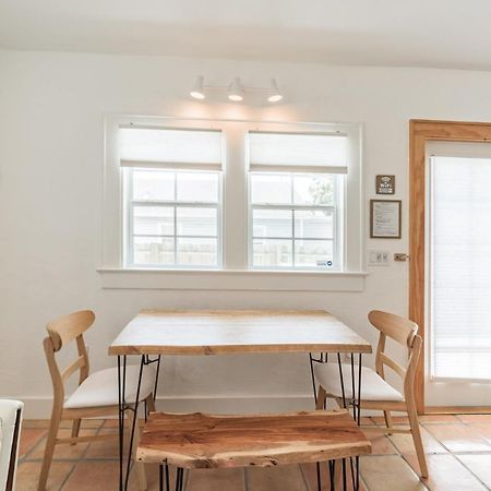Sarasota, Fl Bungalow - Bright & Breezy Coastal Vibes - 10 Mins To White Sand Beaches Home 外观 照片