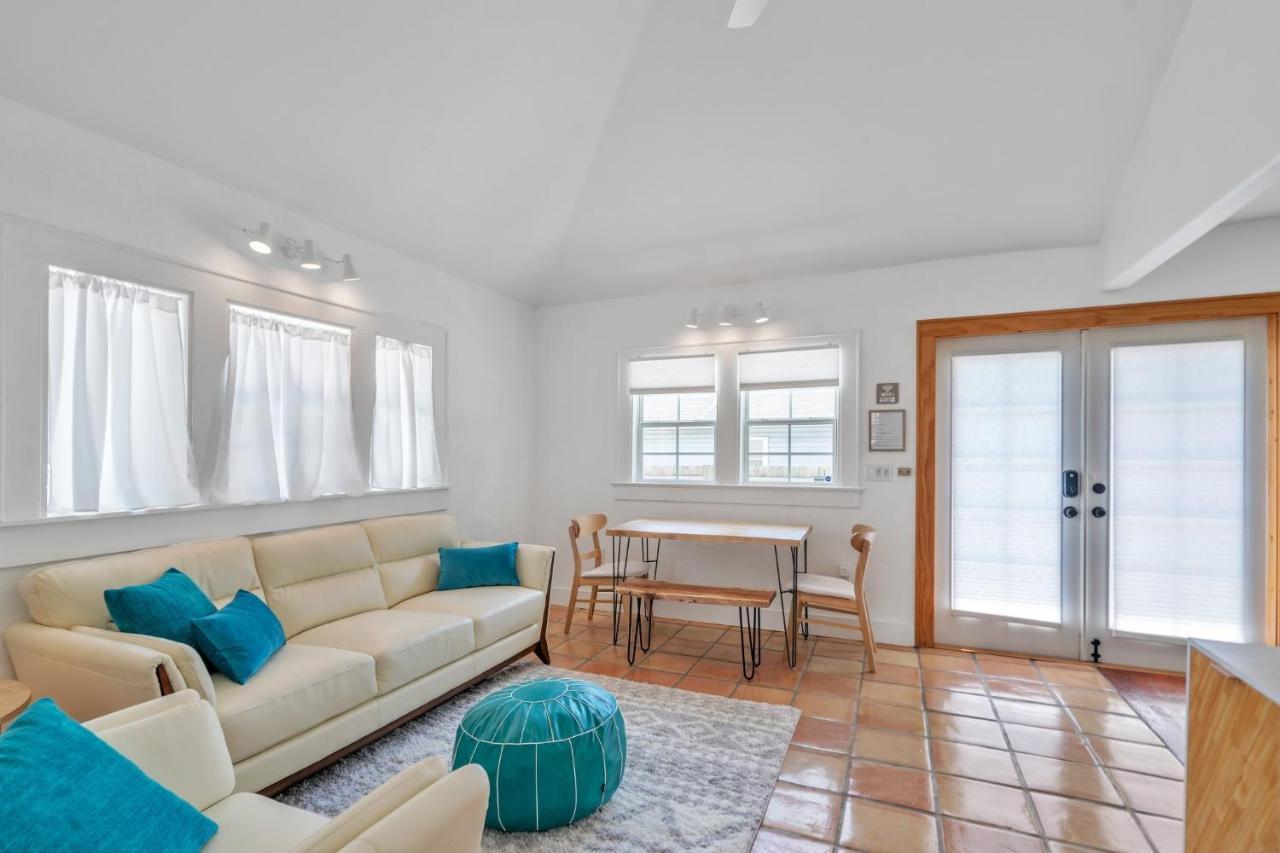 Sarasota, Fl Bungalow - Bright & Breezy Coastal Vibes - 10 Mins To White Sand Beaches Home 外观 照片